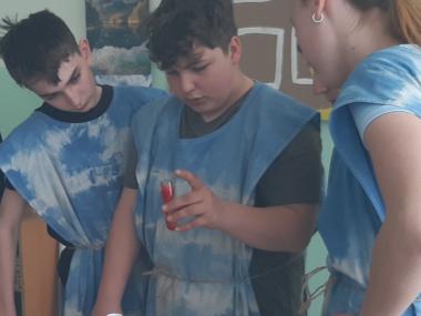 Den Země - sedmáci zachraňovali  Strom života